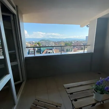 Modern 1br With Hill View & Free Street Parking * Plovdiv