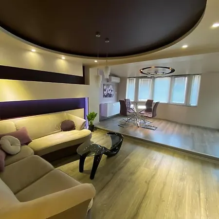 Apartment Modern 1br With Hill View & Free Street Parking *