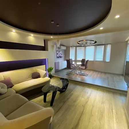 Apartment Modern 1br With Hill View & Free Street Parking