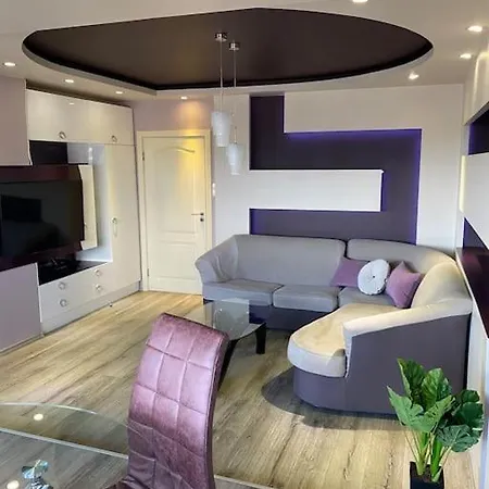 Apartment Modern 1br With Hill View & Free Street Parking