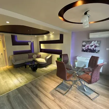 Modern 1br With Hill View & Free Street Parking Apartment *