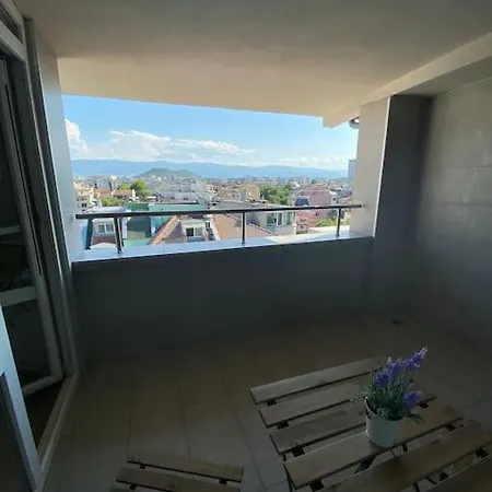 Apartment Modern 1br With Hill View & Free Street Parking